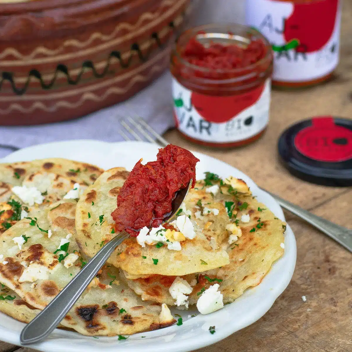 Flije mit Bio Ajvar